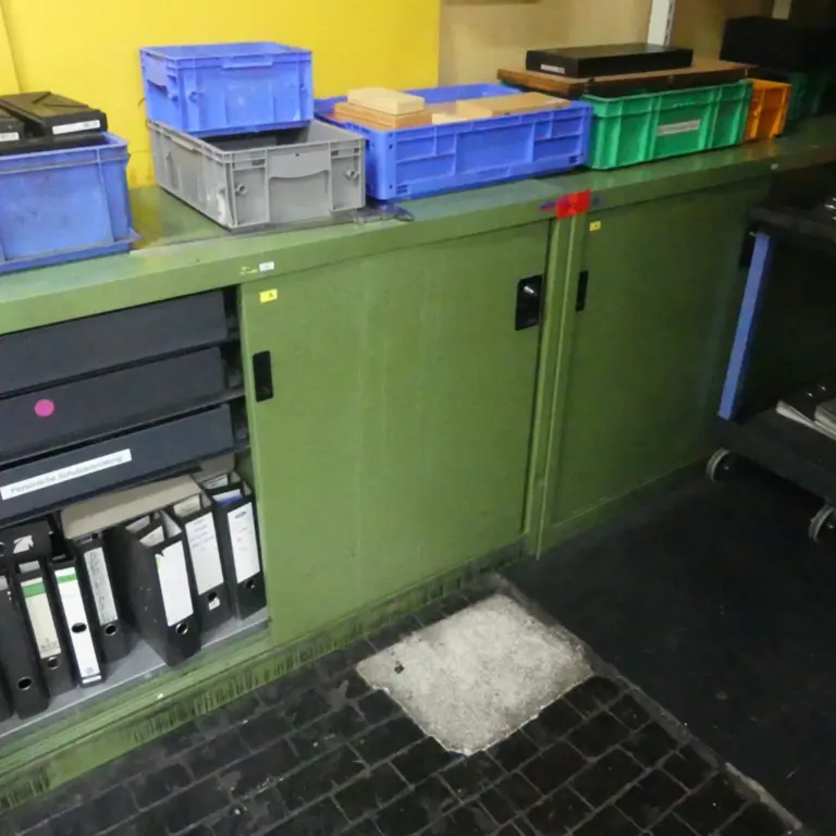 2 Armoire à portes coulissantes en acier Gödde u. Söhne Köln