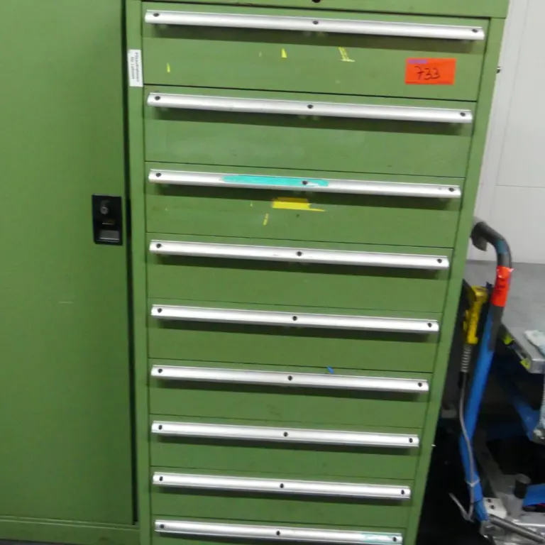 Armoire à tiroirs pour outils