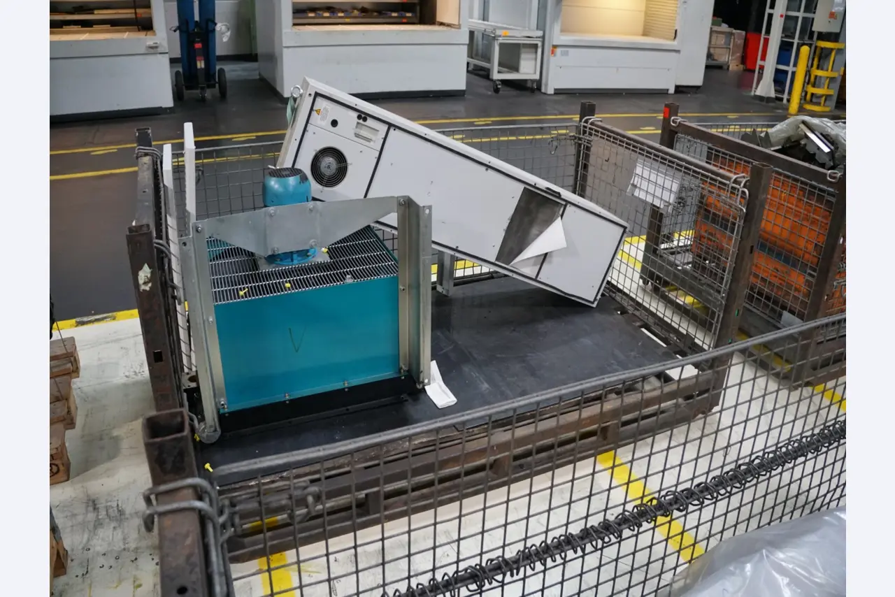 Centra obróbcze, maszyny do obróbki metalu i linie produkcyjne z branży motoryzacyjnej-1