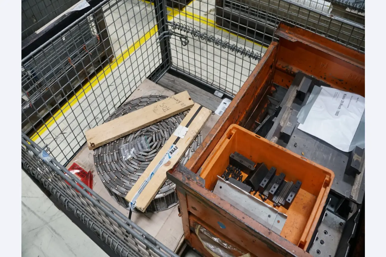 Centra obróbcze, maszyny do obróbki metalu i linie produkcyjne z branży motoryzacyjnej-2