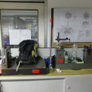 Measuring aids with cabinet