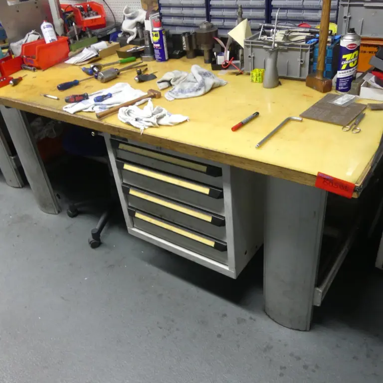 Work table with vice