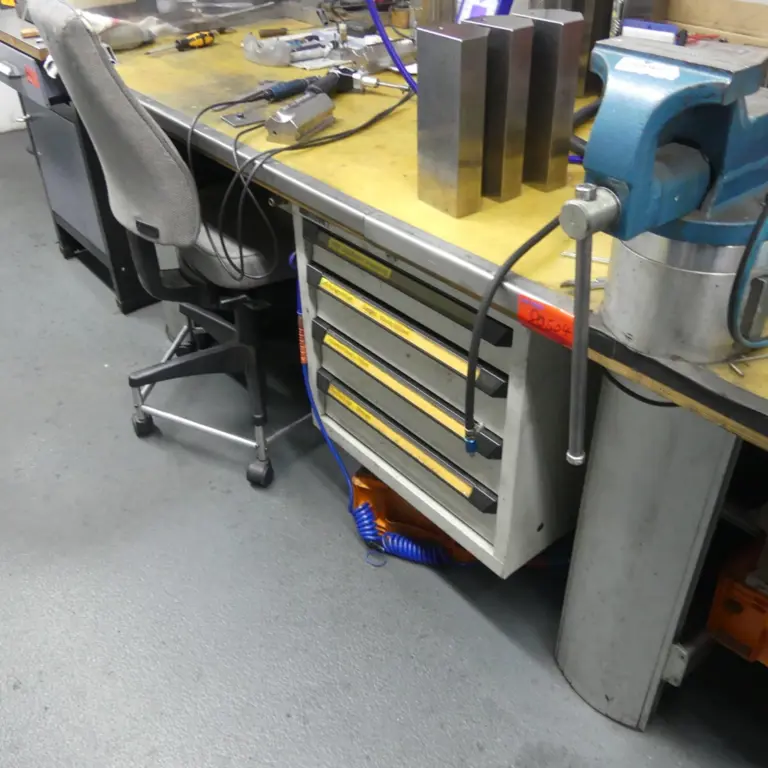 Work table with vice