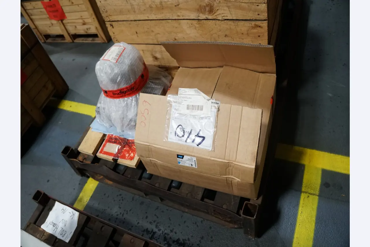Centra obróbcze, maszyny do obróbki metalu i linie produkcyjne z branży motoryzacyjnej-3