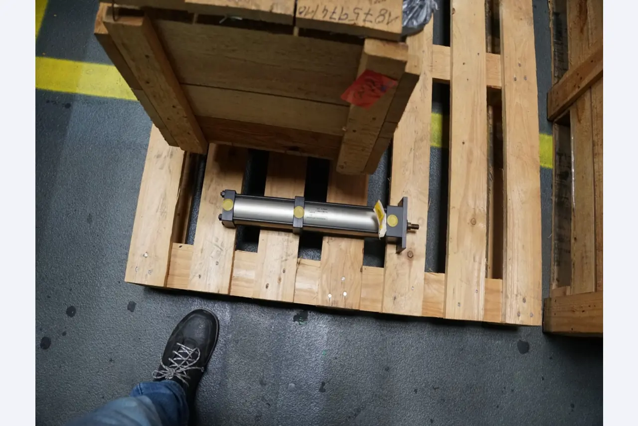 Centra obróbcze, maszyny do obróbki metalu i linie produkcyjne z branży motoryzacyjnej-1