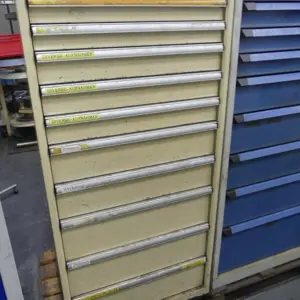 Armoire à tiroirs pour outils