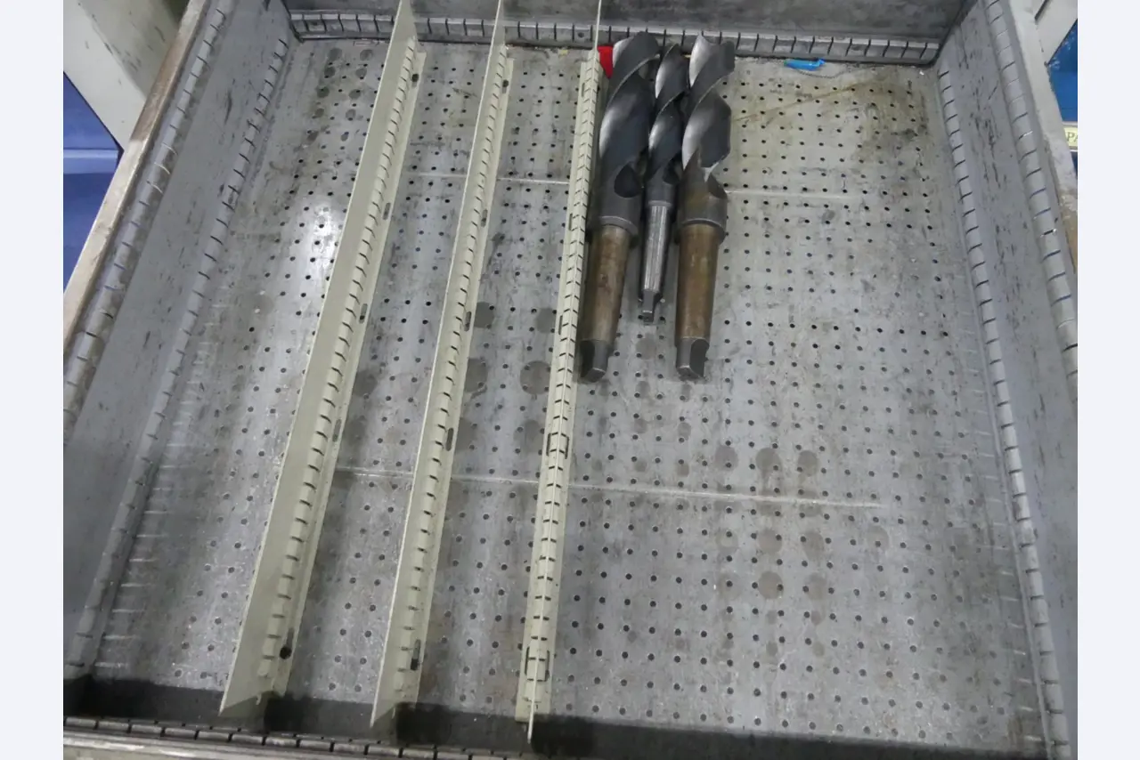 Machines et lignes de production de l'industrie automobile-10