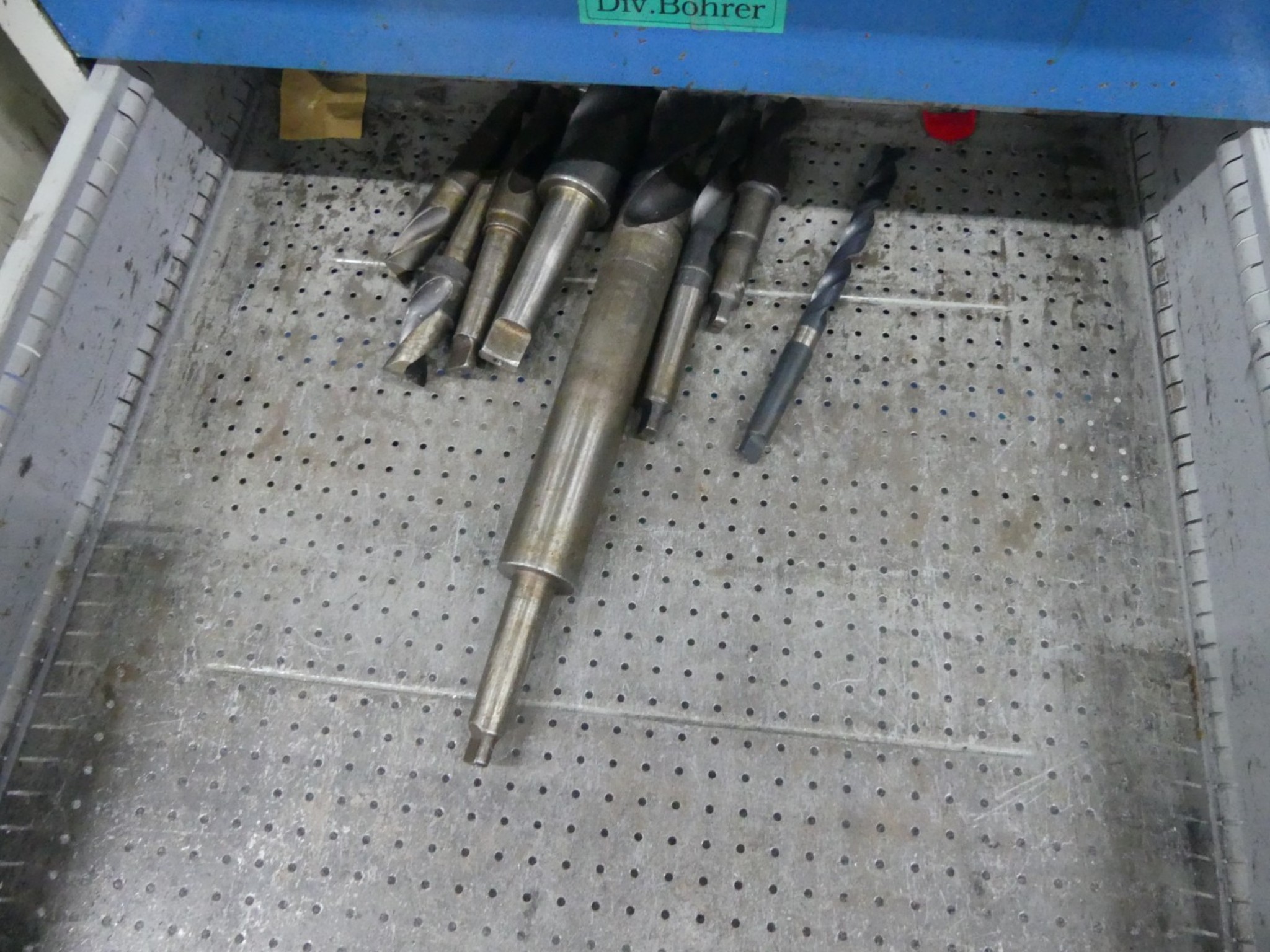 Machines et lignes de production de l'industrie automobile-11
