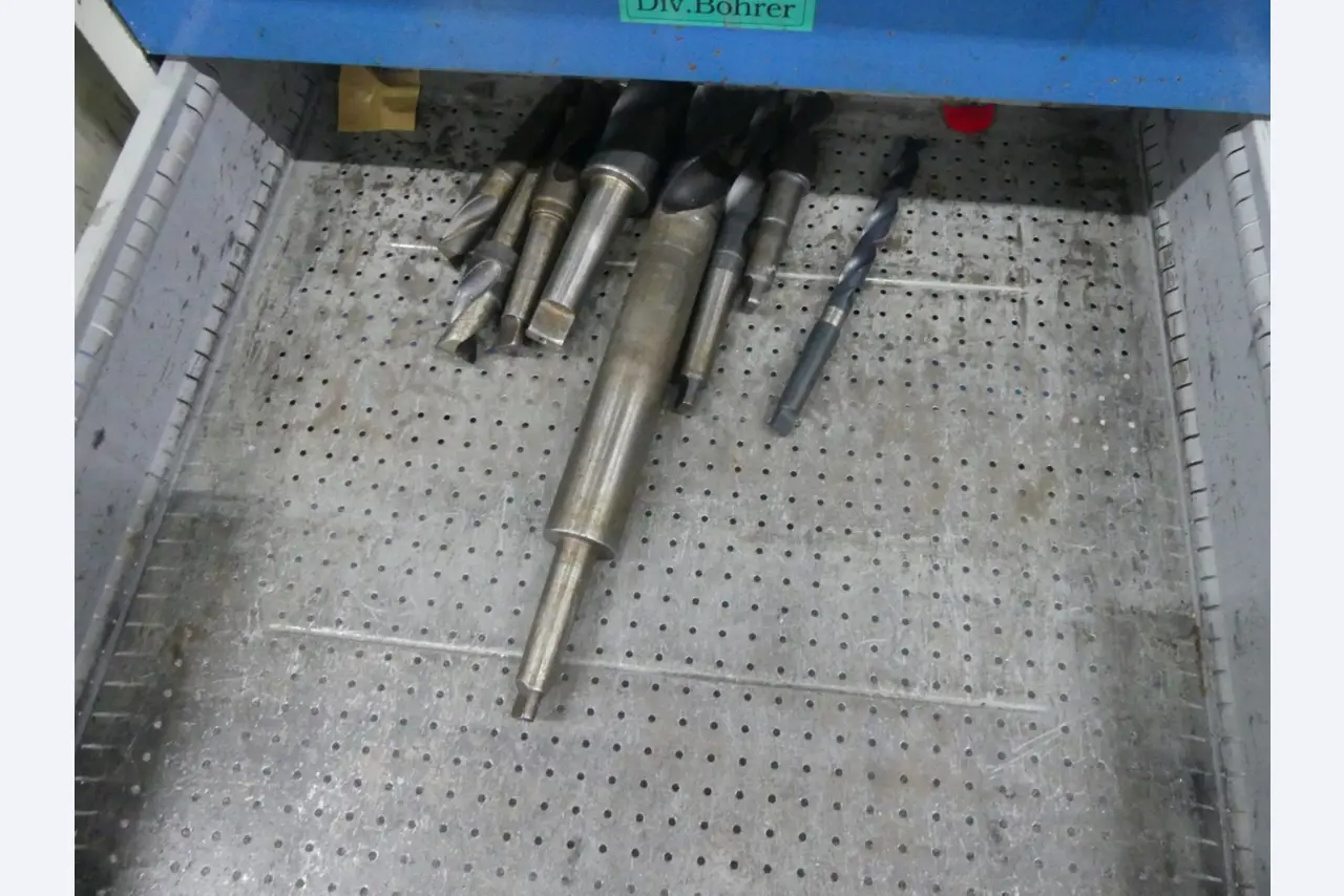Machines et lignes de production de l'industrie automobile-11