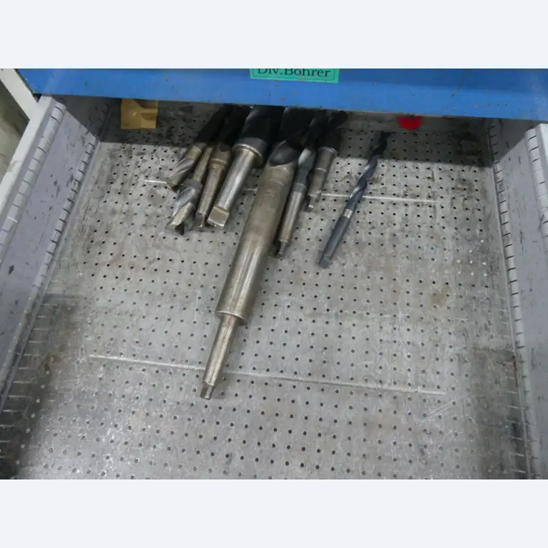 Machines et lignes de production de l'industrie automobile-11