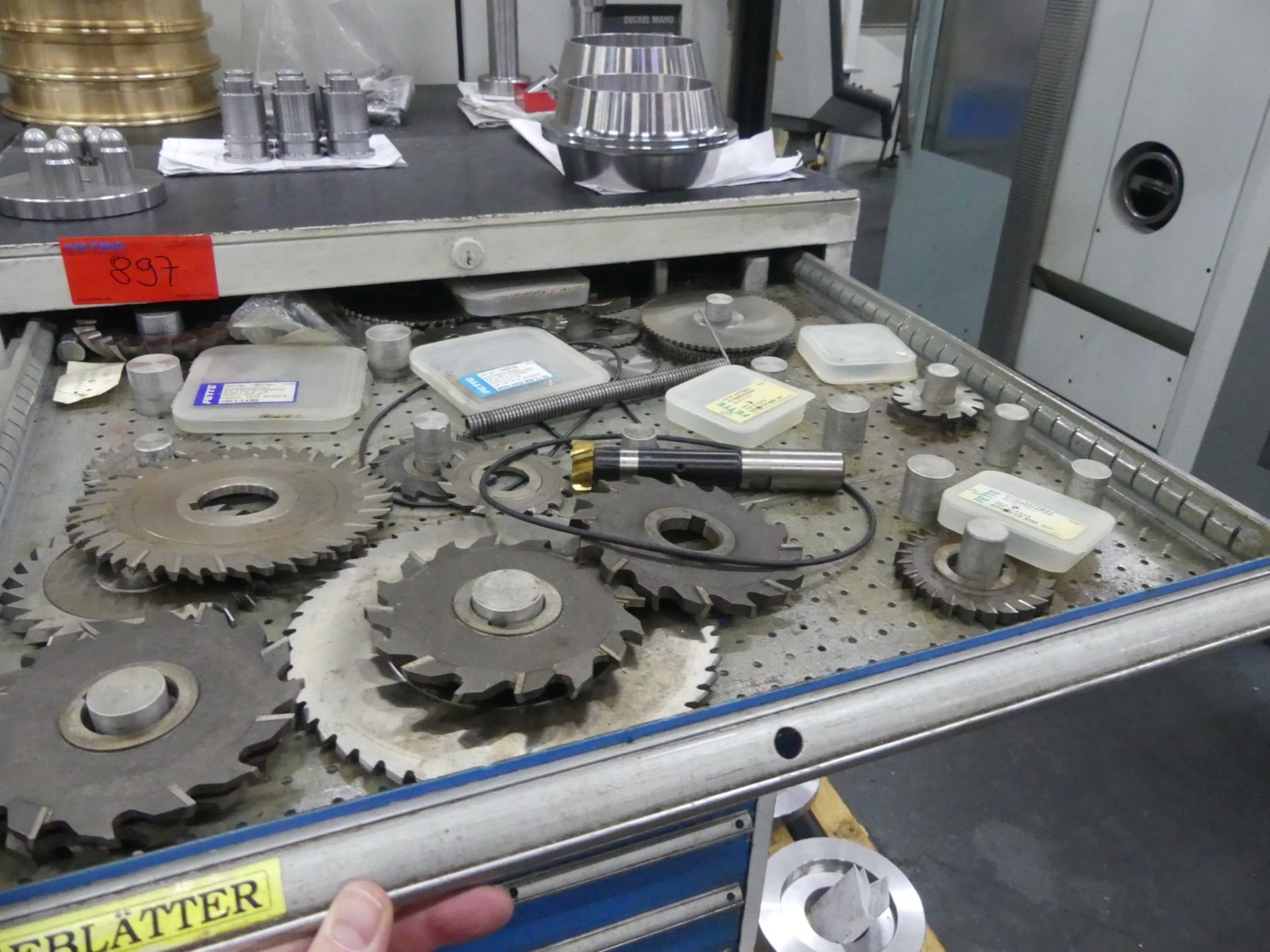 Machines et lignes de production de l'industrie automobile-13