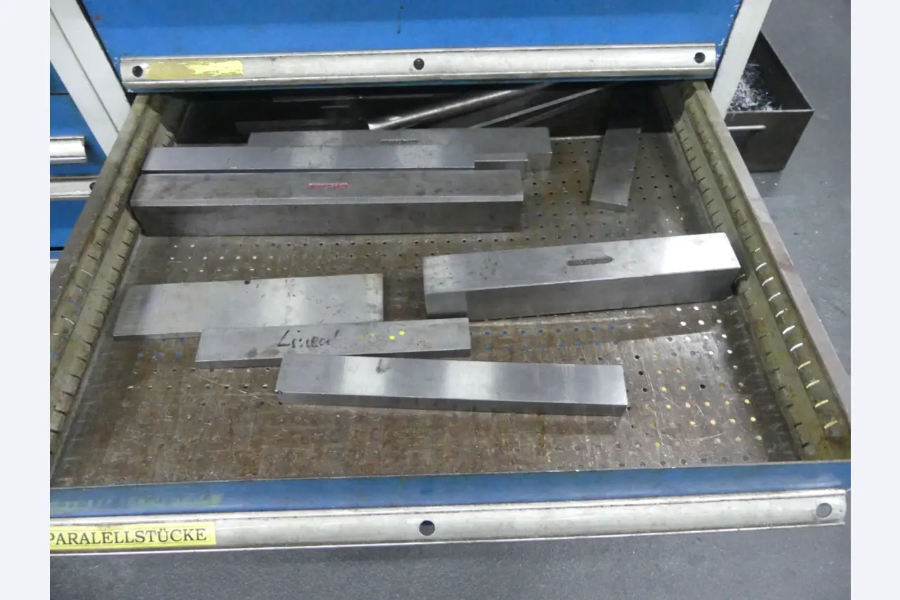 Machines et lignes de production de l'industrie automobile-21