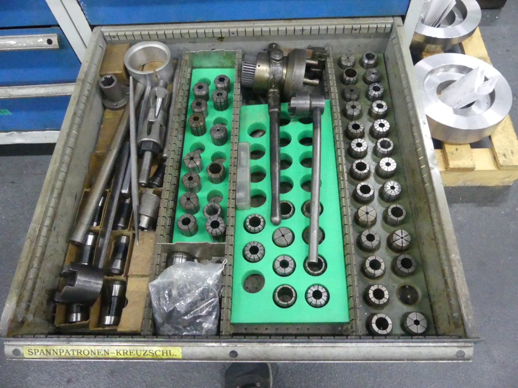 Machines et lignes de production de l'industrie automobile-23