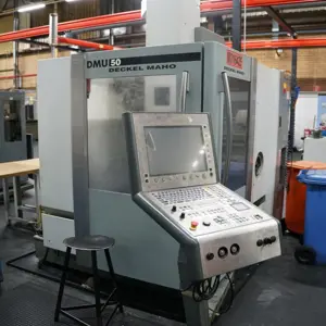 Centre d'usinage Deckel Maho DMU 50