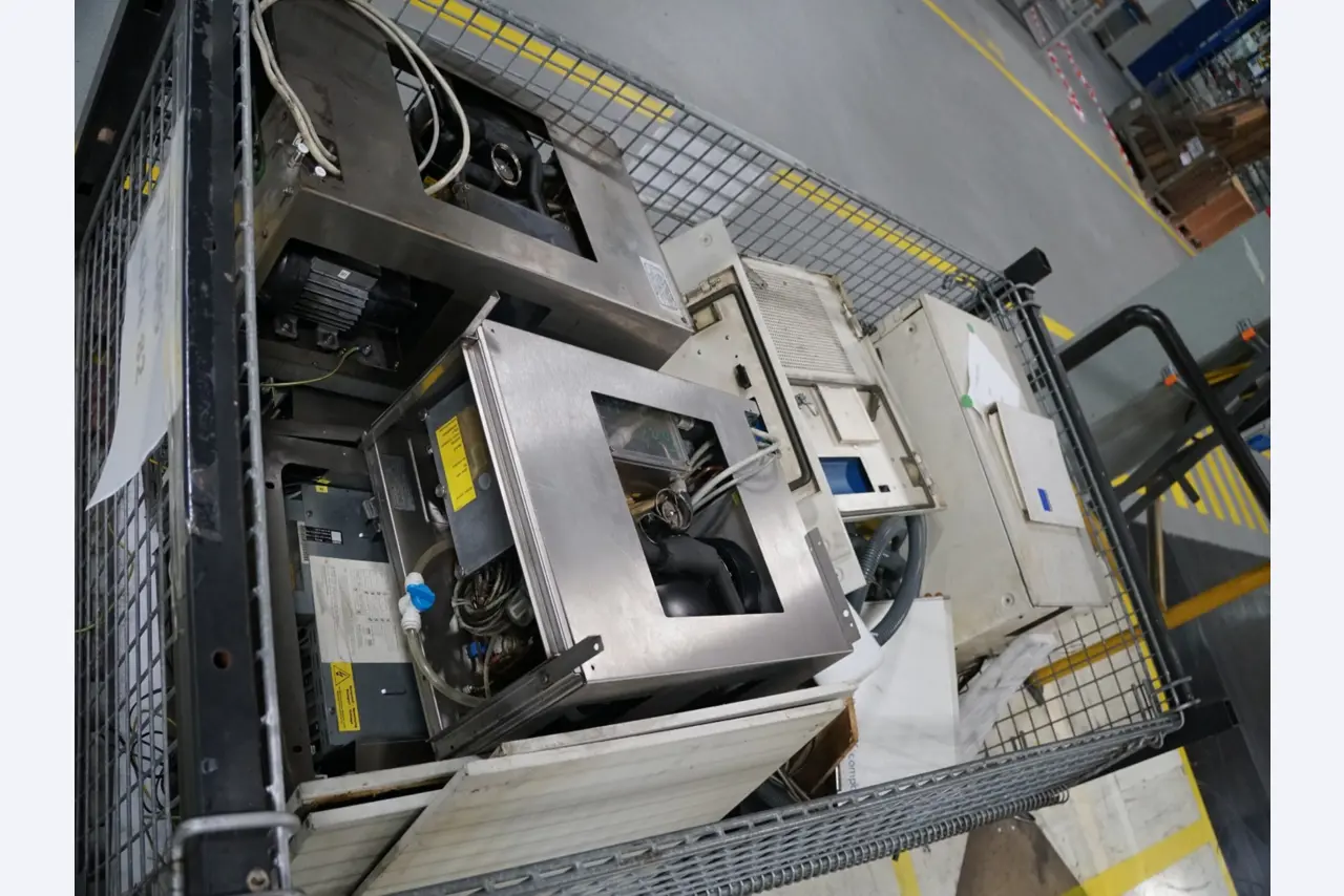 Centra obróbcze, maszyny do obróbki metalu i linie produkcyjne z branży motoryzacyjnej-1