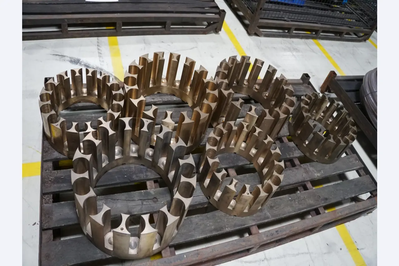 Centros de mecanizado, máquinas para trabajar el metal y líneas de producción de la industria del automóvil-1