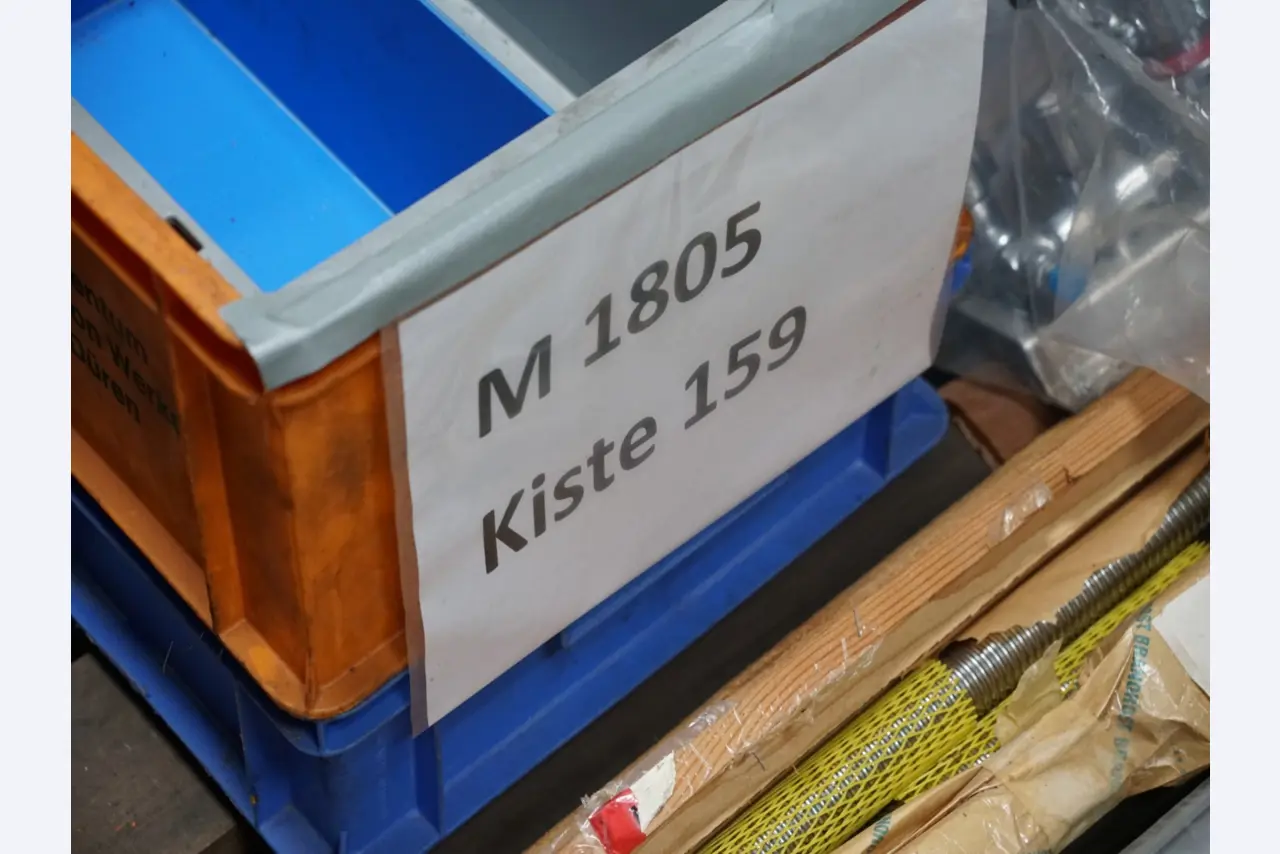 Centra obróbcze, maszyny do obróbki metalu i linie produkcyjne z branży motoryzacyjnej-2
