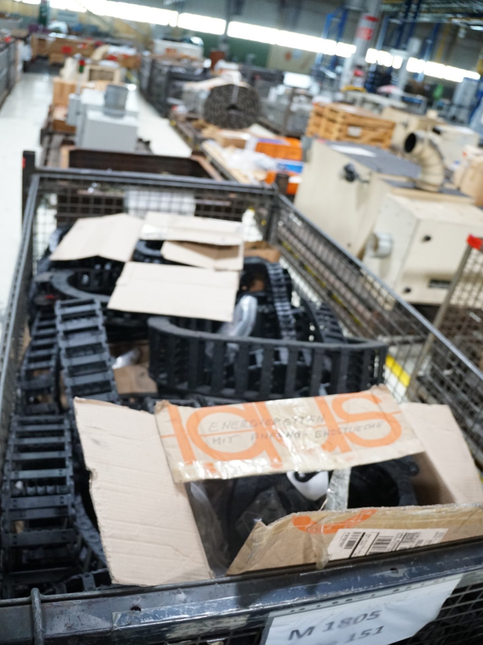 Centros de mecanizado, máquinas para trabajar el metal y líneas de producción de la industria del automóvil-1