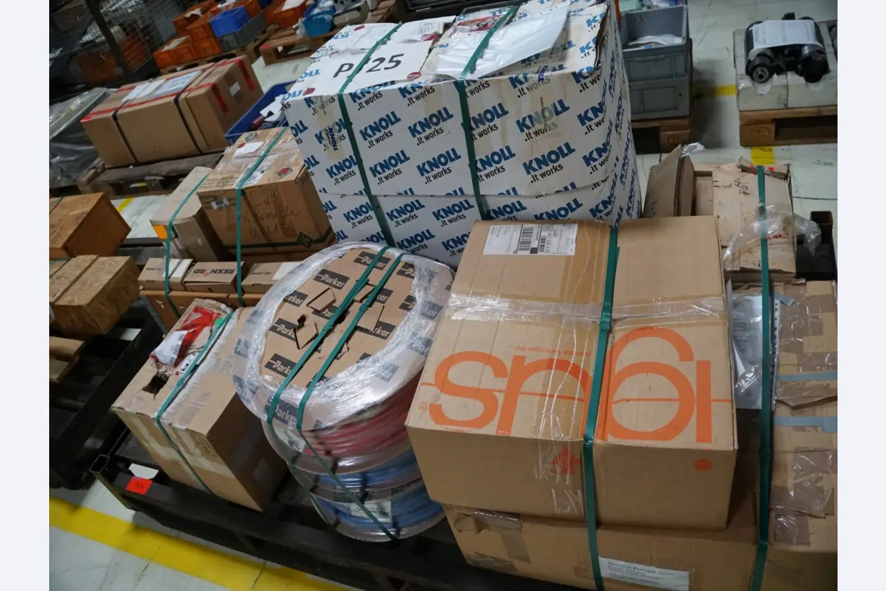 Centra obróbcze, maszyny do obróbki metalu i linie produkcyjne z branży motoryzacyjnej-1