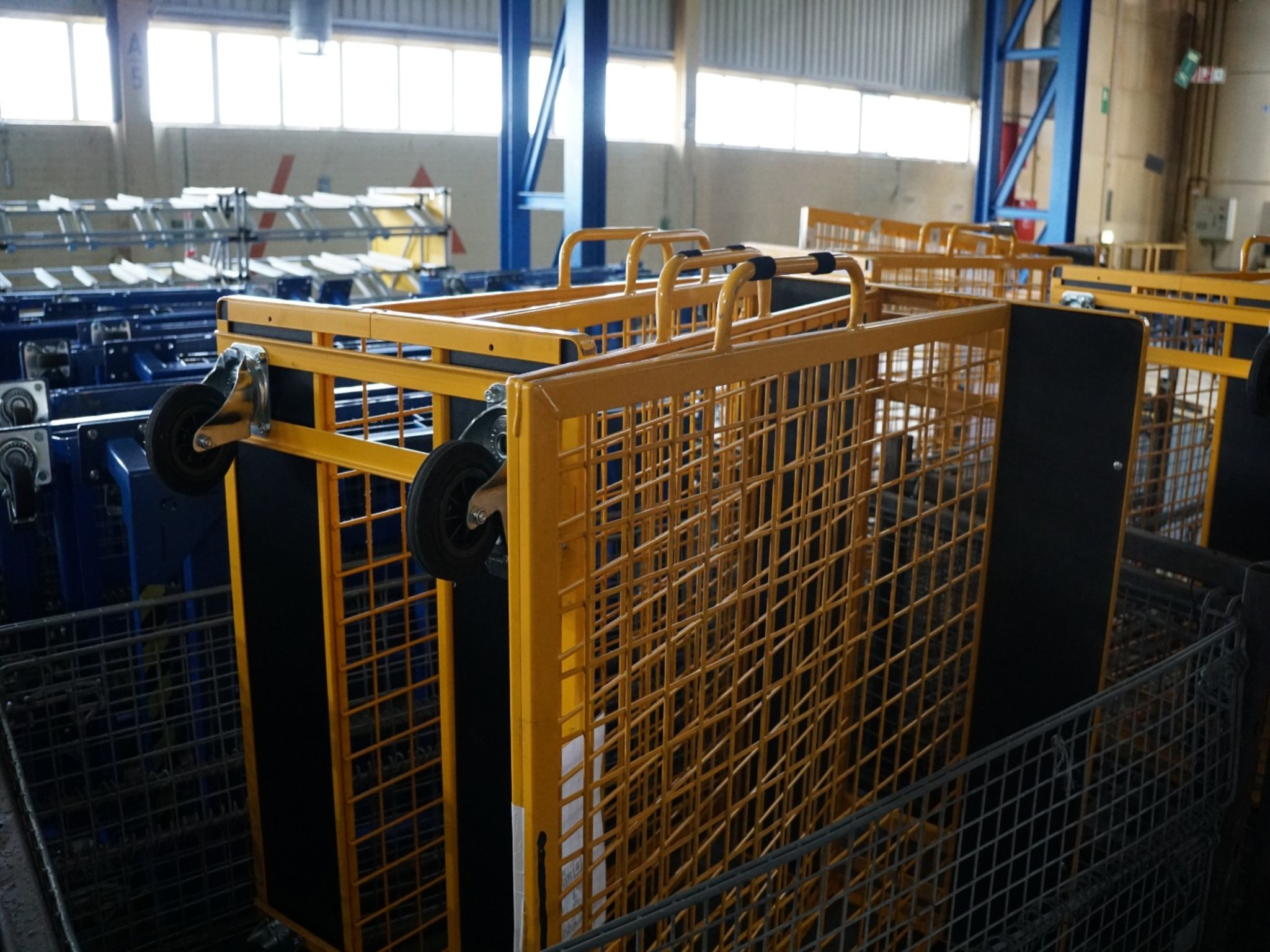 Centra obróbcze, maszyny do obróbki metalu i linie produkcyjne z branży motoryzacyjnej-1