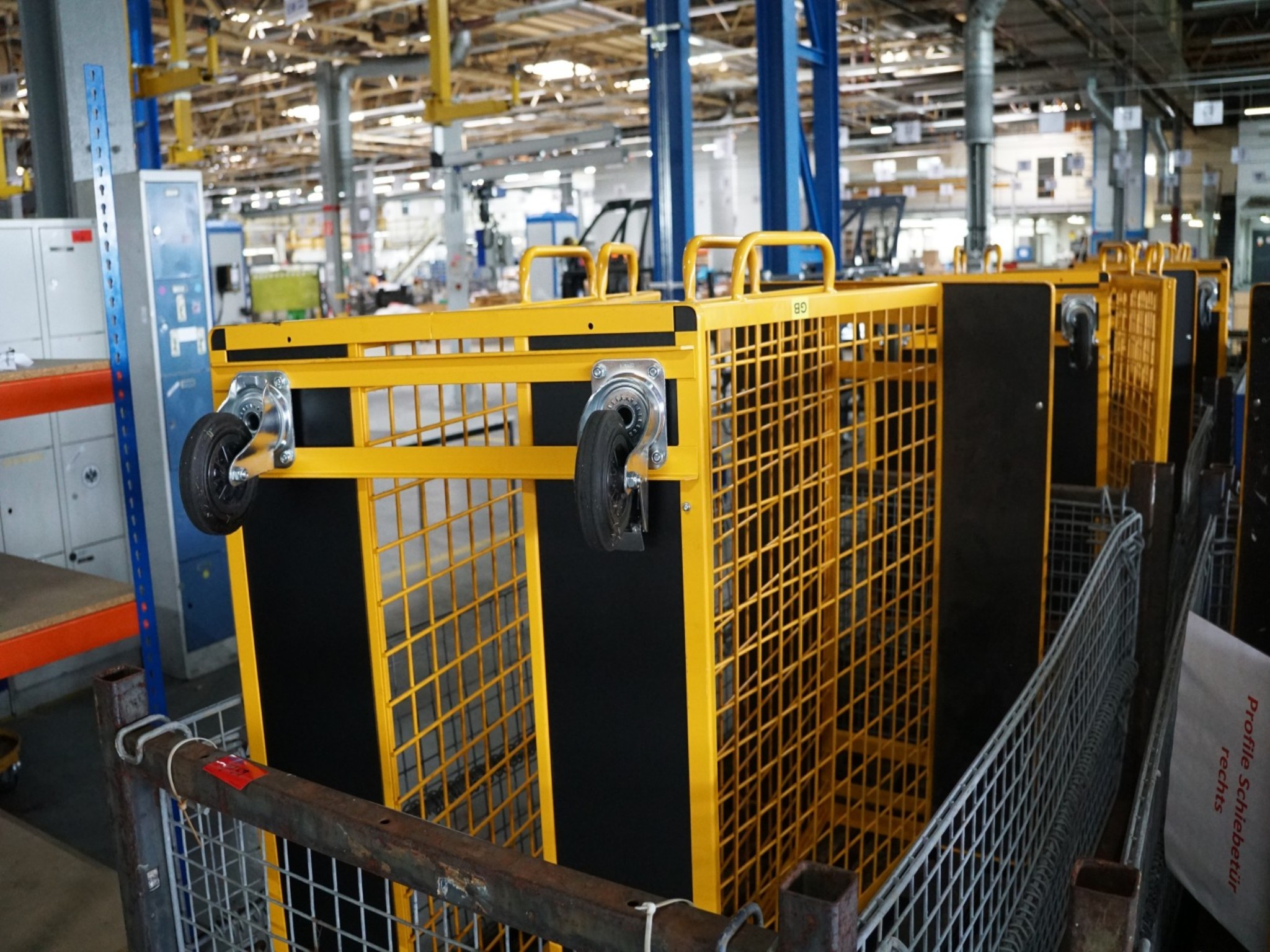 Centros de mecanizado, máquinas para trabajar el metal y líneas de producción de la industria del automóvil-1