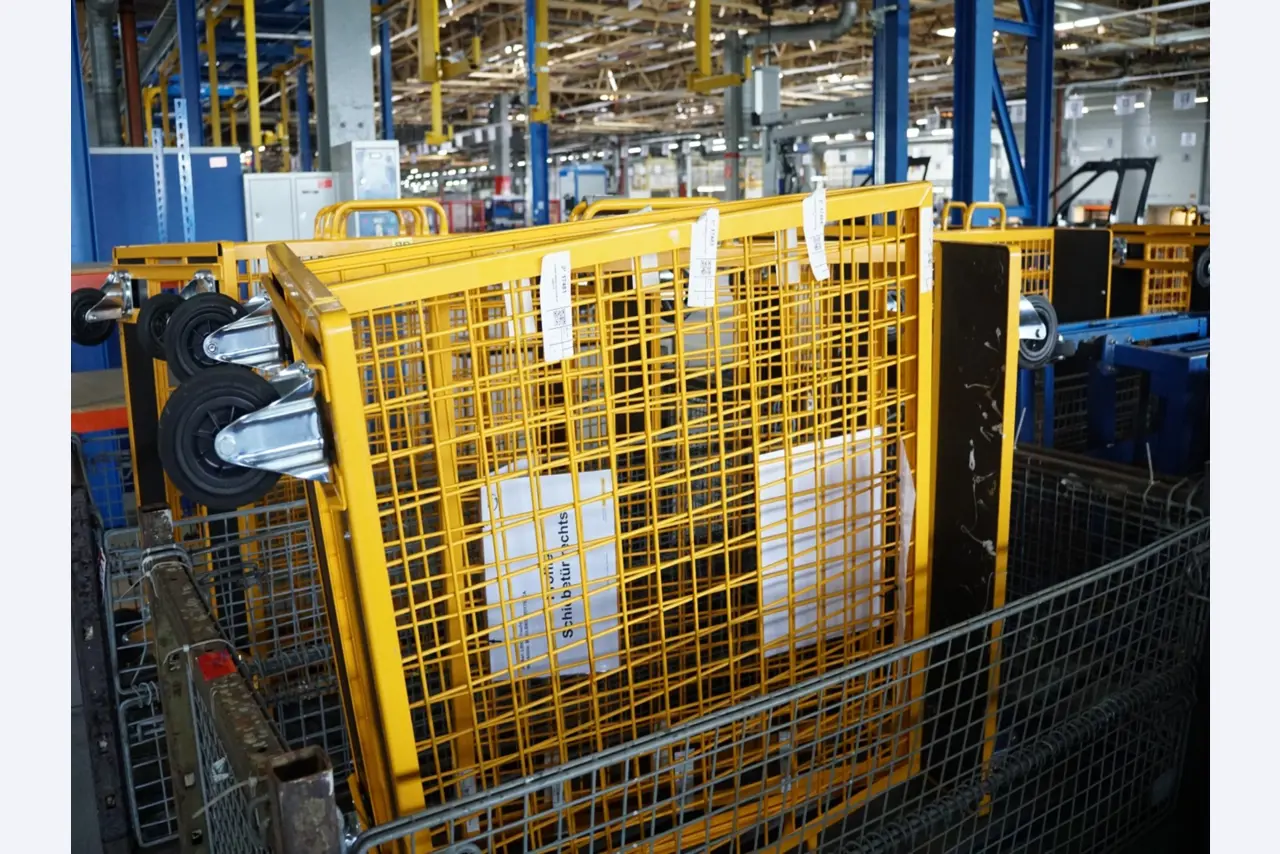 Centra obróbcze, maszyny do obróbki metalu i linie produkcyjne z branży motoryzacyjnej-1
