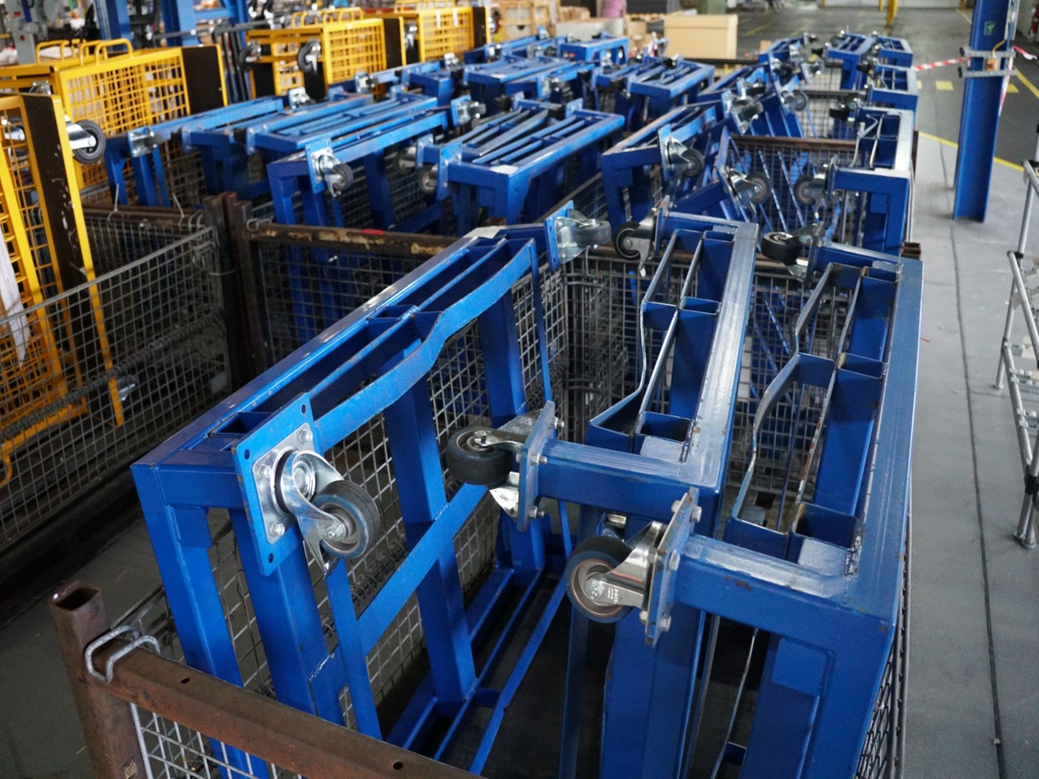 Centros de mecanizado, máquinas para trabajar el metal y líneas de producción de la industria del automóvil-1