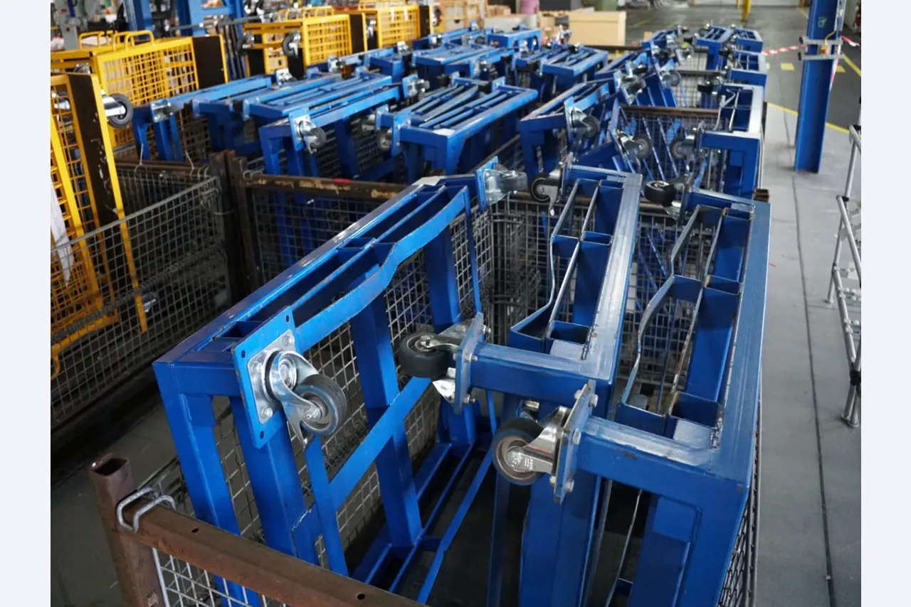 Centros de mecanizado, máquinas para trabajar el metal y líneas de producción de la industria del automóvil-1
