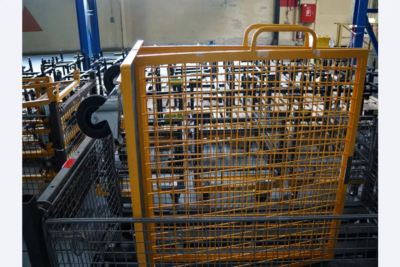 Centra obróbcze, maszyny do obróbki metalu i linie produkcyjne z branży motoryzacyjnej-1