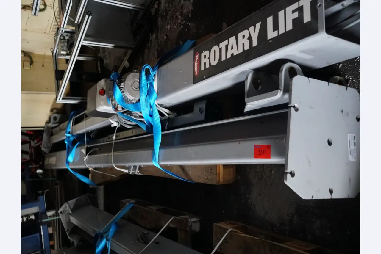 Centra obróbcze, maszyny do obróbki metalu i linie produkcyjne z branży motoryzacyjnej-1