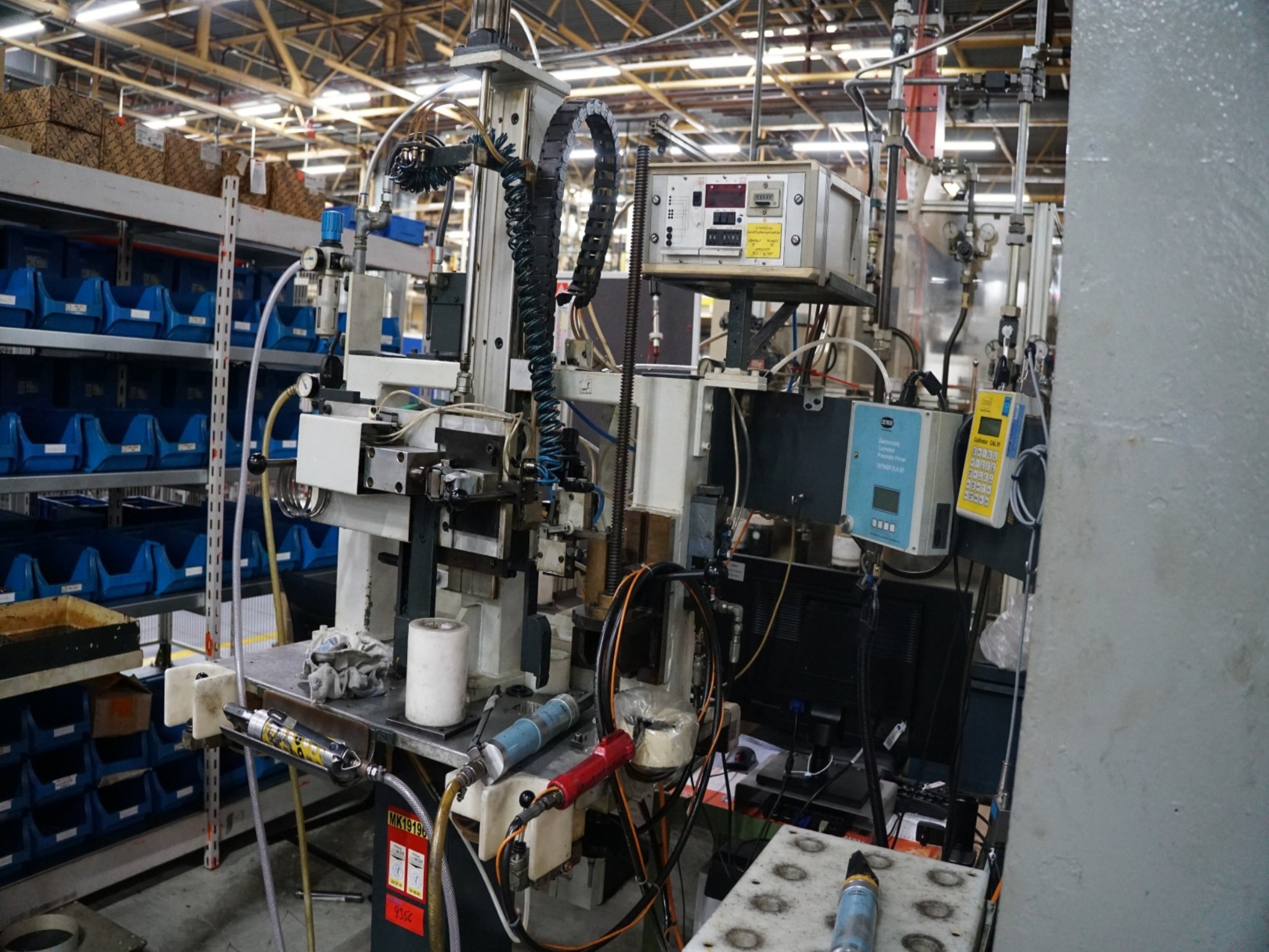 Centros de mecanizado, máquinas para trabajar el metal y líneas de producción de la industria del automóvil-1