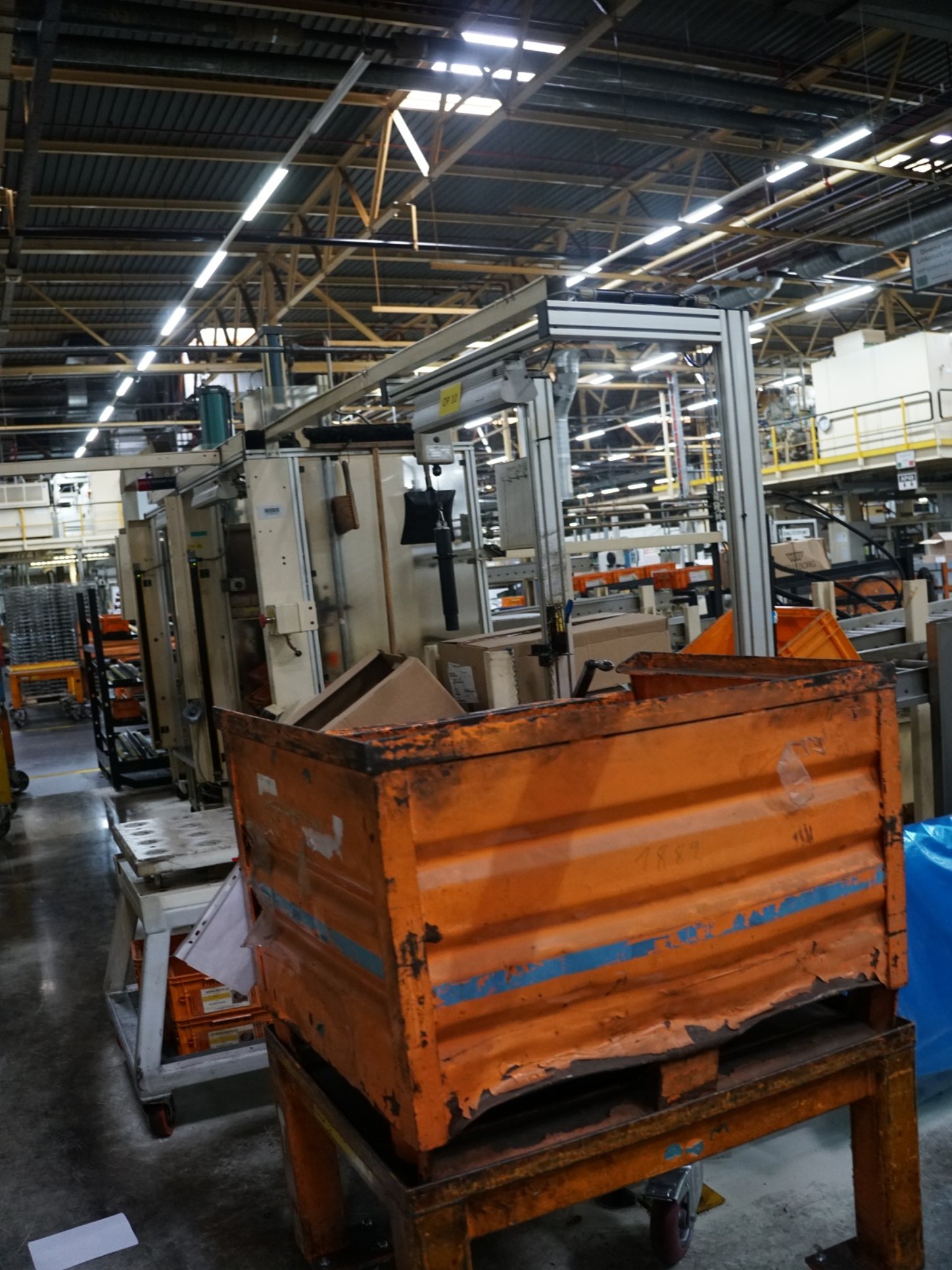 Centros de mecanizado, máquinas para trabajar el metal y líneas de producción de la industria del automóvil-5