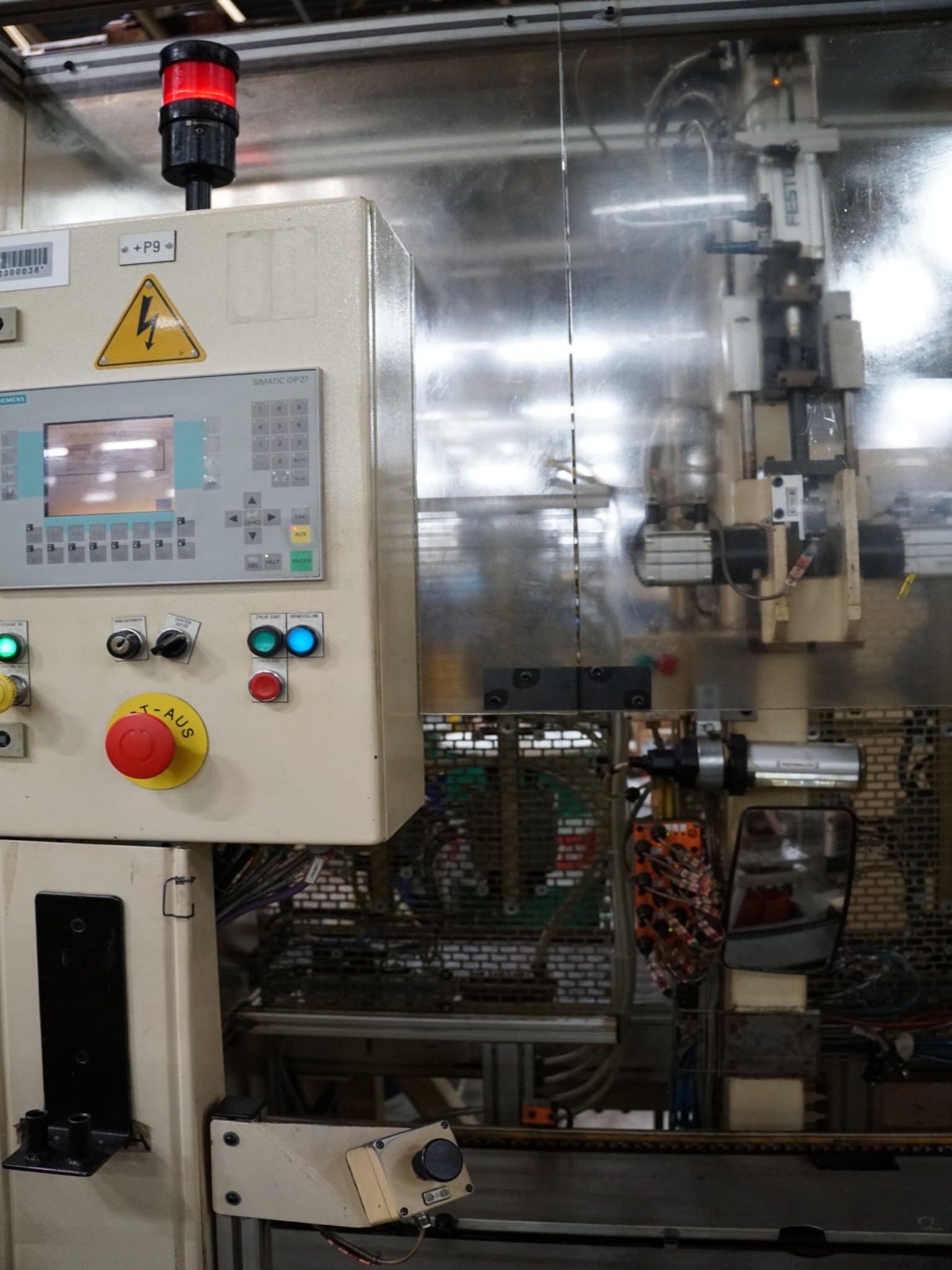 Centros de mecanizado, máquinas para trabajar el metal y líneas de producción de la industria del automóvil-6