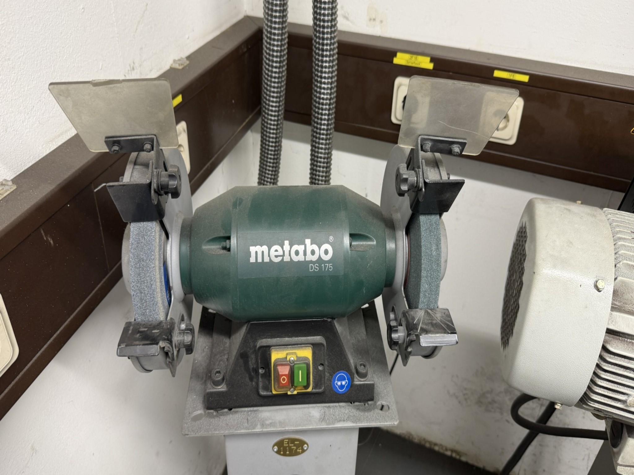 Centros de mecanizado, máquinas para trabajar el metal y líneas de producción de la industria del automóvil-2