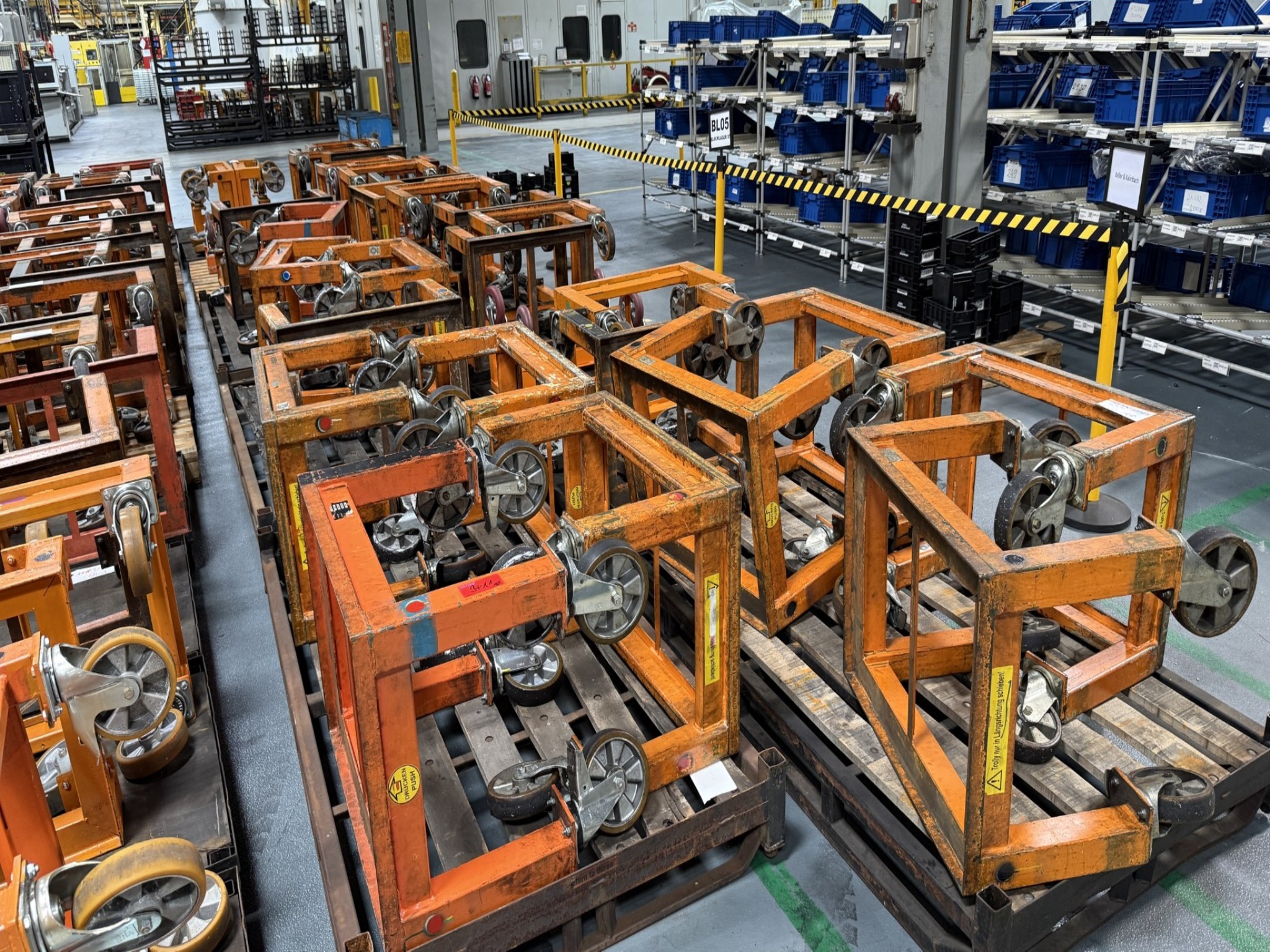 Centros de mecanizado, máquinas para trabajar el metal y líneas de producción de la industria del automóvil-1
