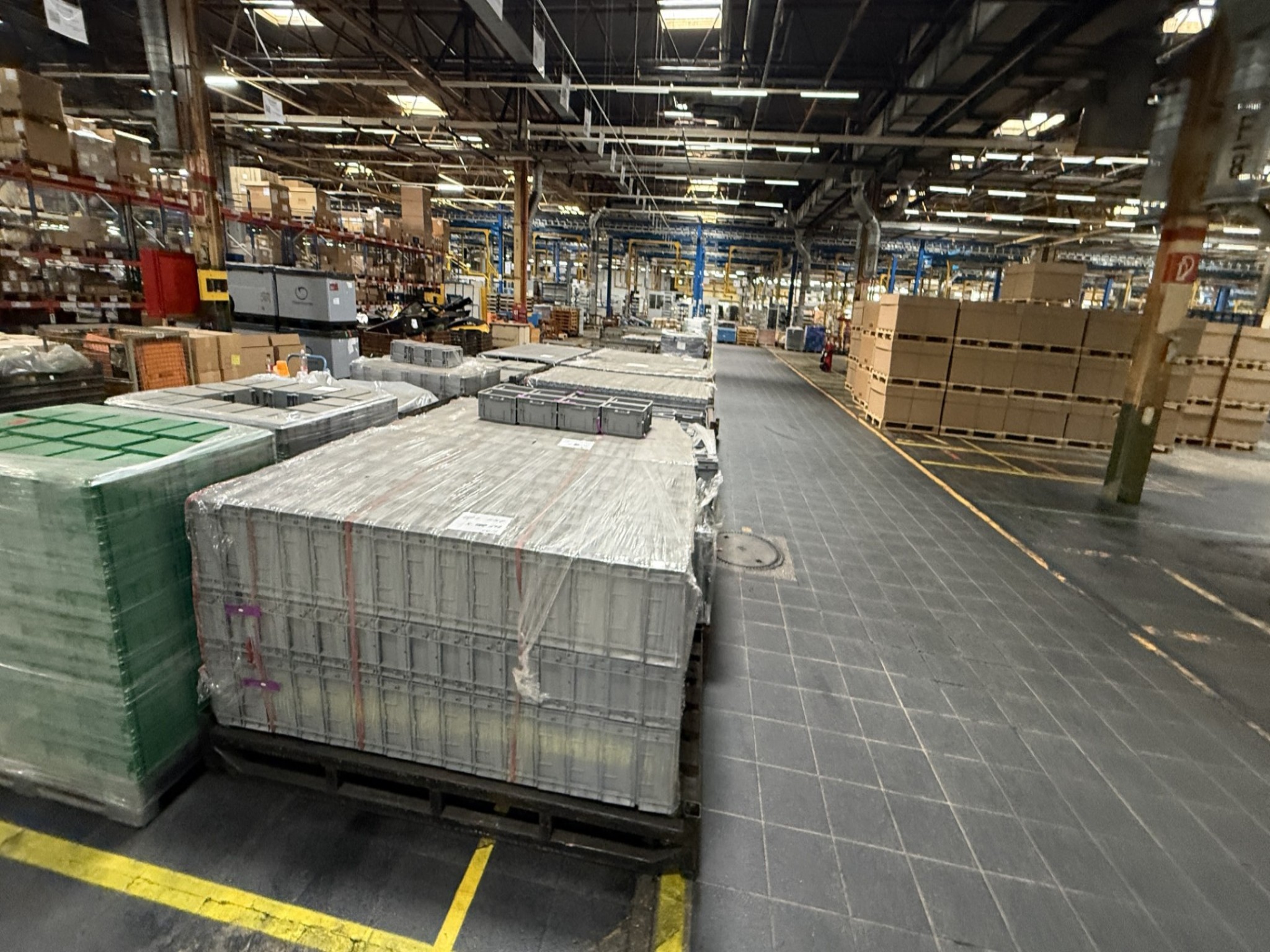Centros de mecanizado, máquinas para trabajar el metal y líneas de producción de la industria del automóvil-11