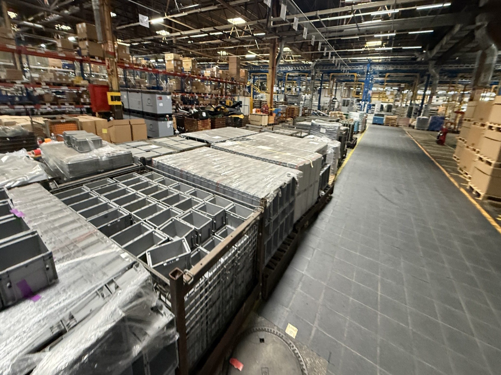 Centros de mecanizado, máquinas para trabajar el metal y líneas de producción de la industria del automóvil-12