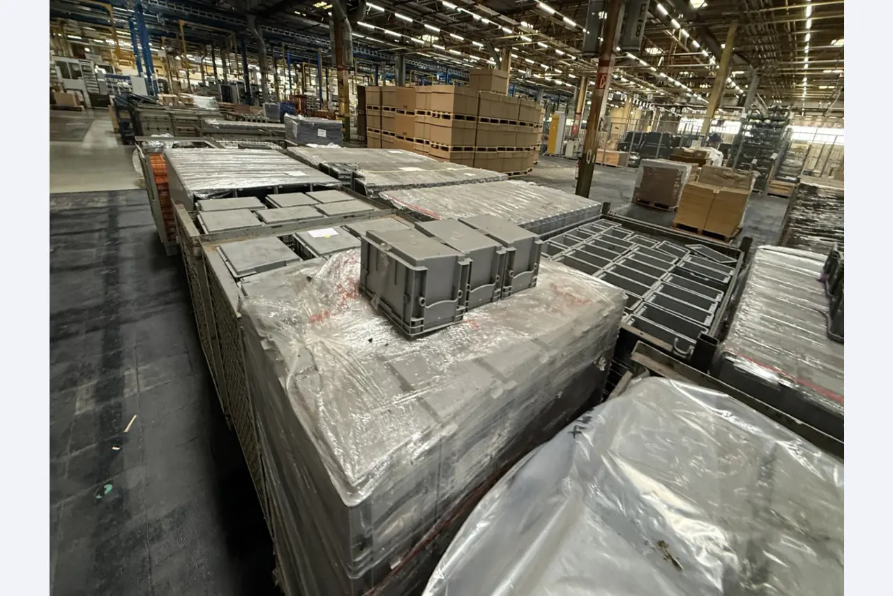 Centros de mecanizado, máquinas para trabajar el metal y líneas de producción de la industria del automóvil-4