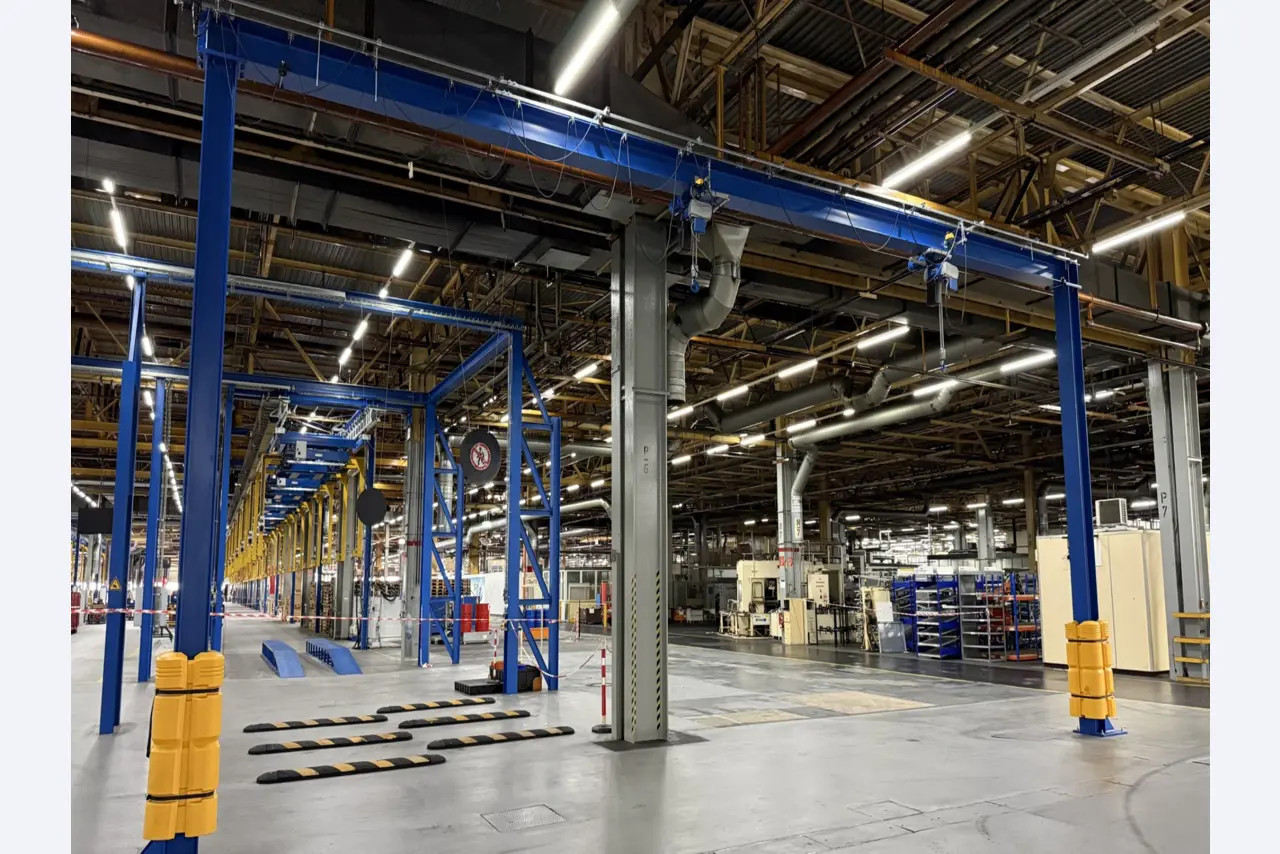 Centros de mecanizado, máquinas para trabajar el metal y líneas de producción de la industria del automóvil-1