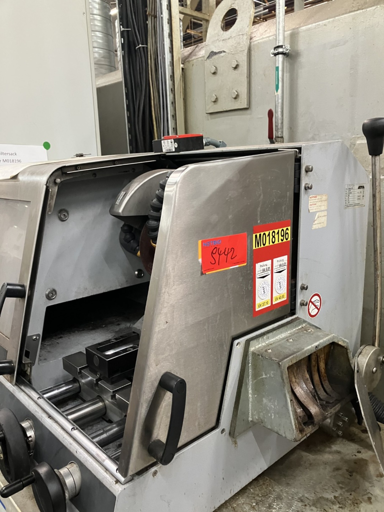 Centros de mecanizado, máquinas para trabajar el metal y líneas de producción de la industria del automóvil-2