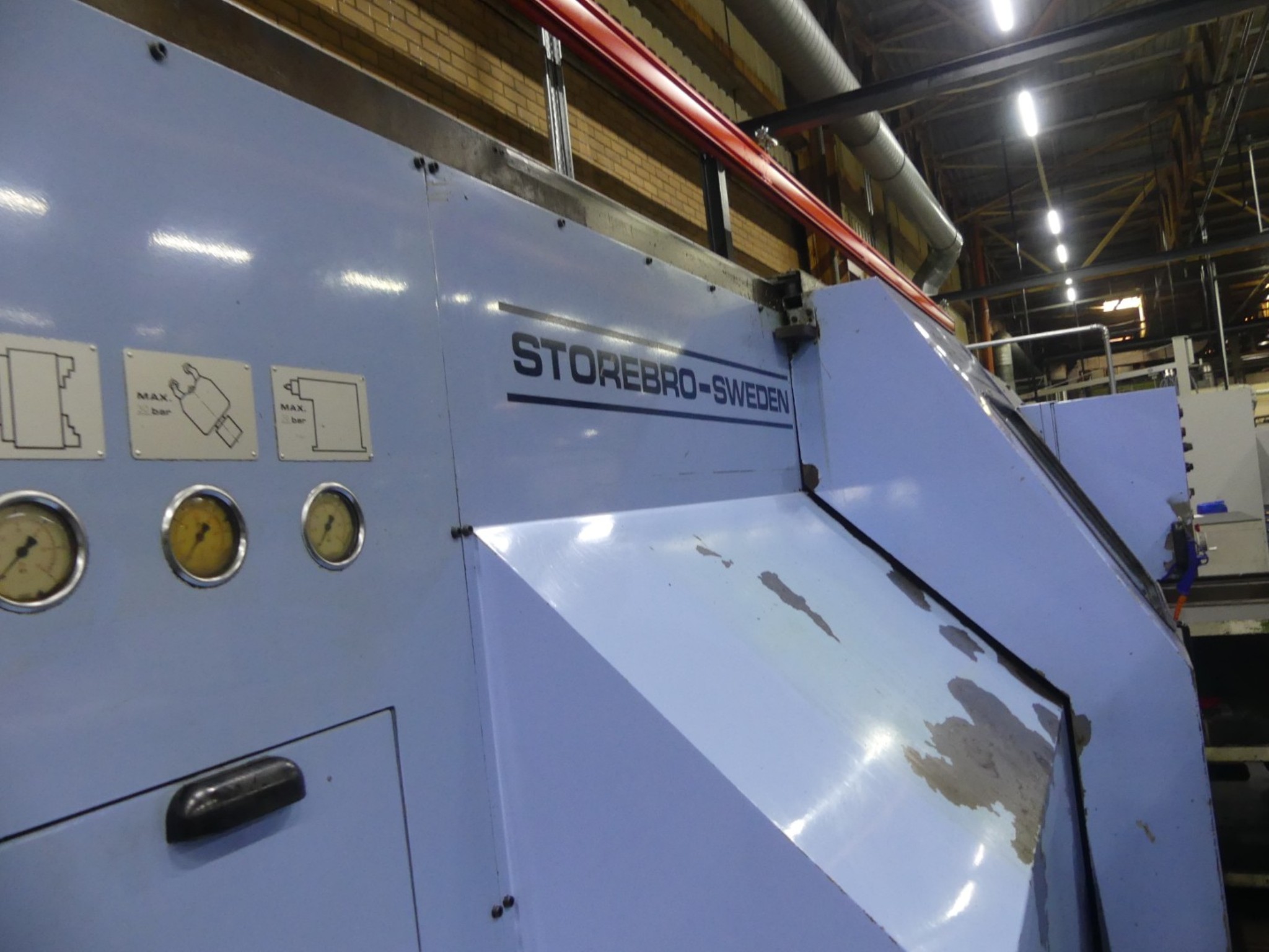 Centres d'usinage, machines d'usinage des métaux et lignes de production de l'industrie automobile-6