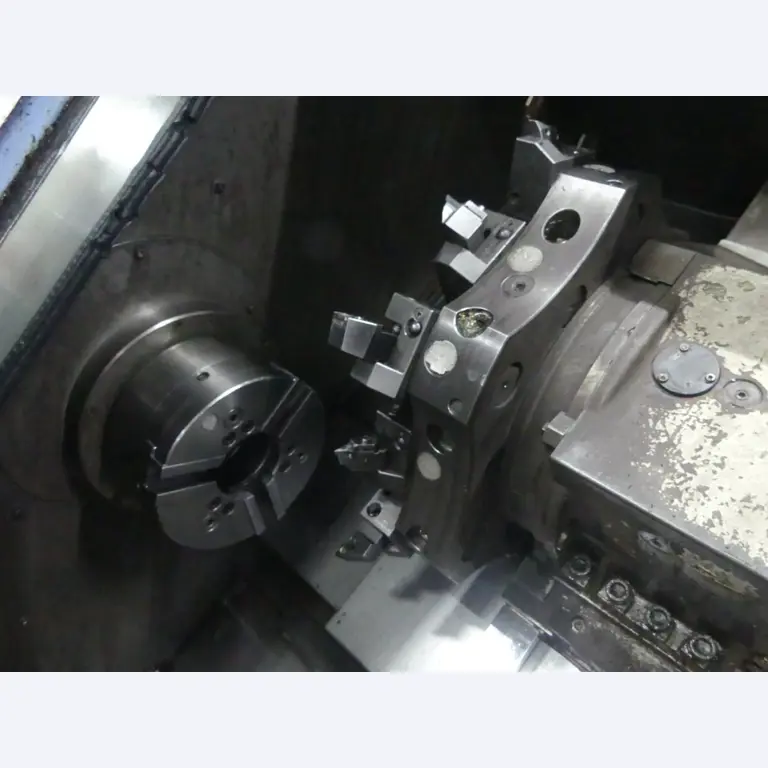 Centres d'usinage, machines d'usinage des métaux et lignes de production de l'industrie automobile-8