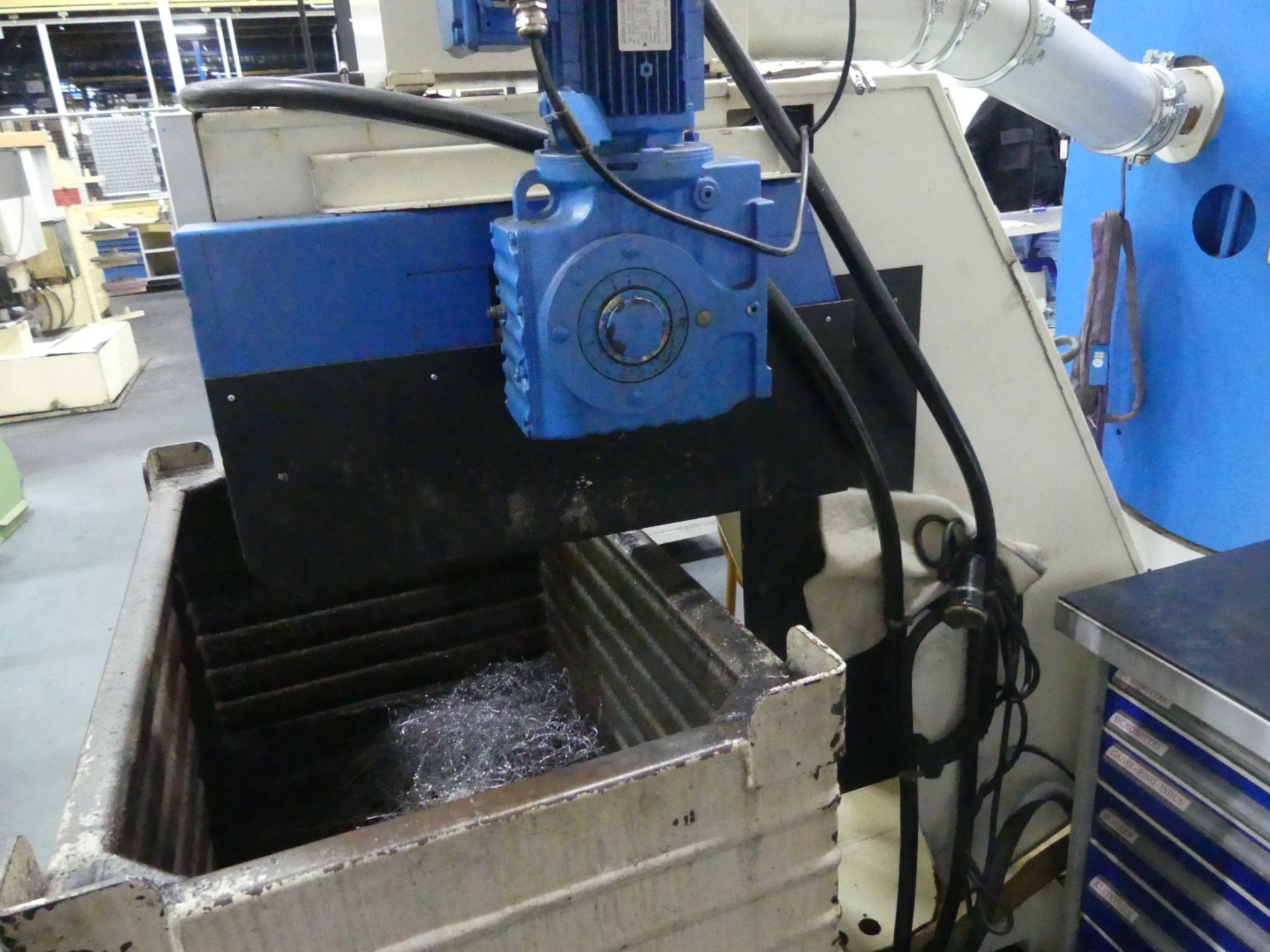 Centros de maquinagem, máquinas para trabalhar metais e linhas de produção da indústria automóvel-11