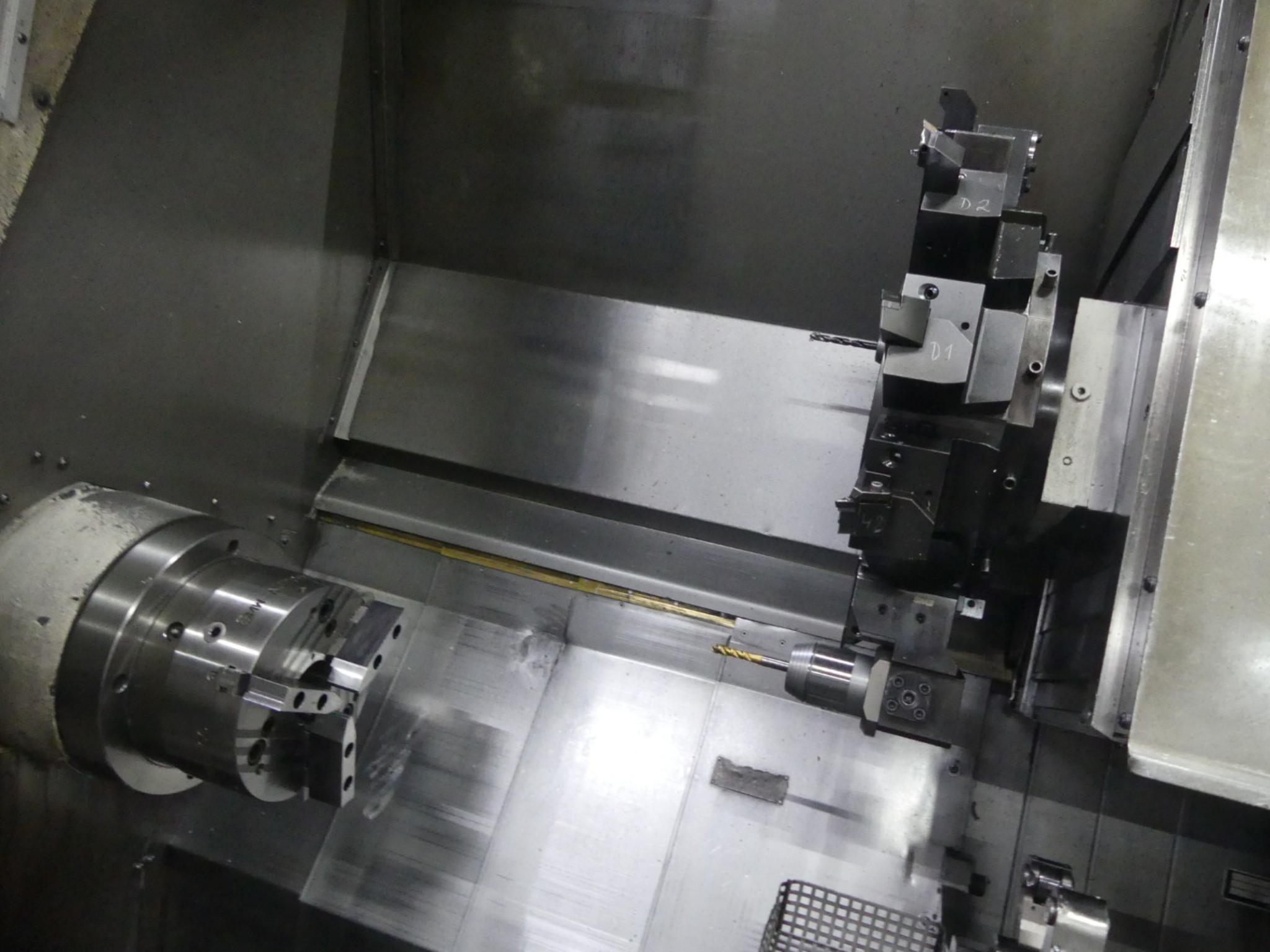 Centros de maquinagem, máquinas para trabalhar metais e linhas de produção da indústria automóvel-3