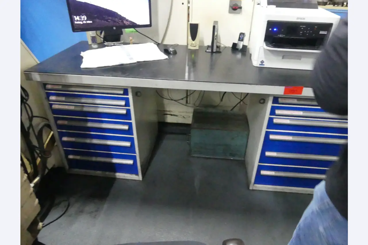 Centros de maquinagem, máquinas para trabalhar metais e linhas de produção da indústria automóvel-1