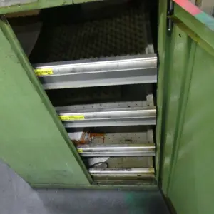 Armario con puertas batientes de acero Dick Lista