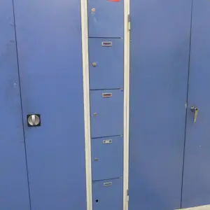 Armario de compartimentos