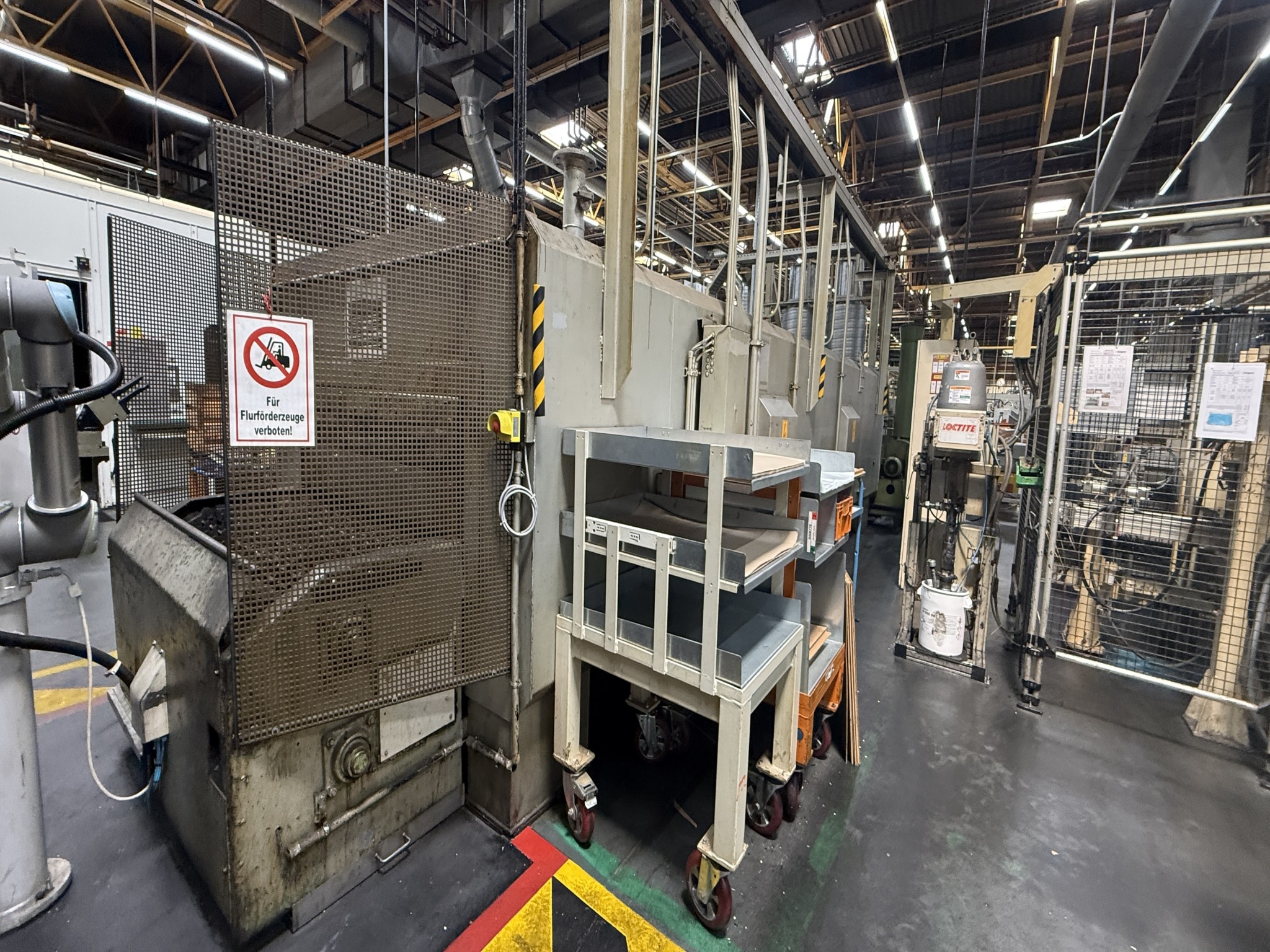 Centros de mecanizado, máquinas para trabajar el metal y líneas de producción de la industria del automóvil-1