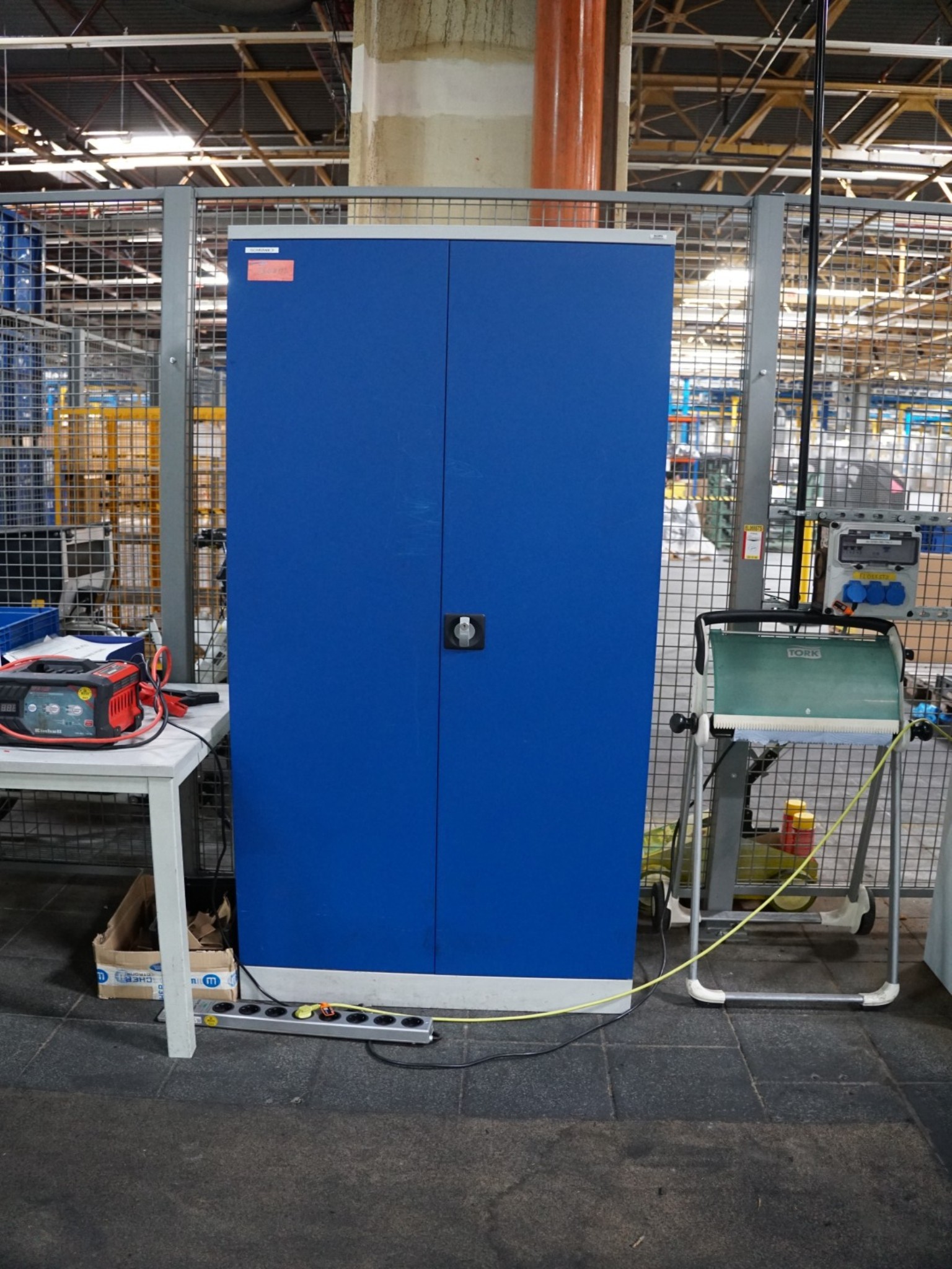 Bearbeitungszentren, metallbearbeitende Maschinen und Produktionslinen aus der Automobilindustrie-1
