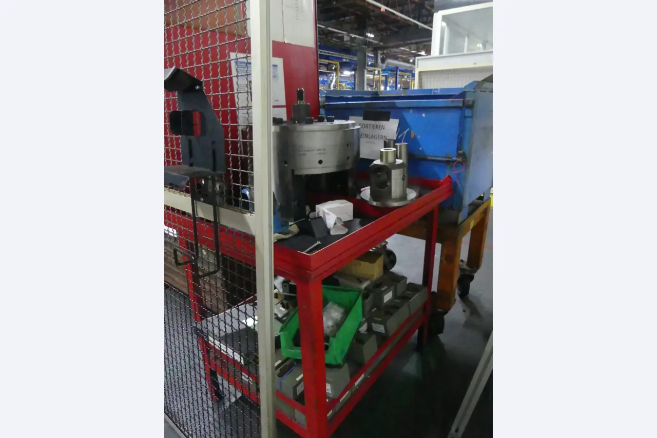 Bearbeitungszentren, metallbearbeitende Maschinen und Produktionslinien aus der Automobilindustrie-1